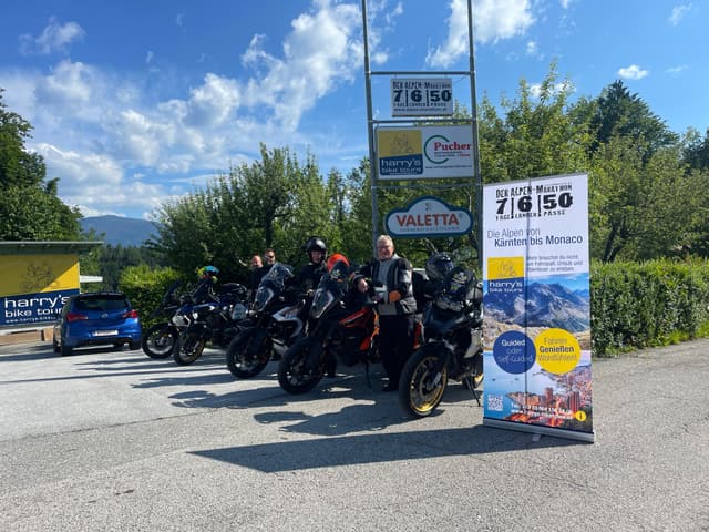 Alpen Marathon geführte Tour - Motorradgruppe in den Bergen